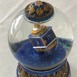 Christopher Radko Home for the Holidays Hanukkah Snow Globe Music Not Working